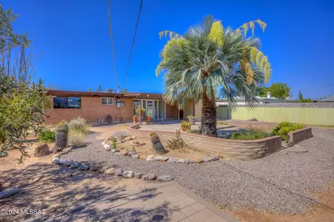Exterior - 6565 E David Dr, Tucson, AZ 85730 photo 6 of 9