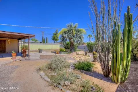Exterior - 6565 E David Dr, Tucson, AZ 85730 photo 5 of 9