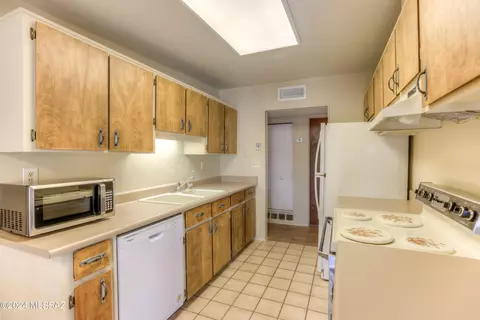 Kitchen - 6565 E David Dr, Tucson, AZ 85730 photo 2 of 3