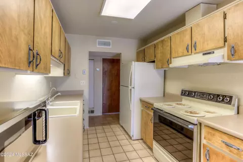 Kitchen - 6565 E David Dr, Tucson, AZ 85730 photo 1 of 3