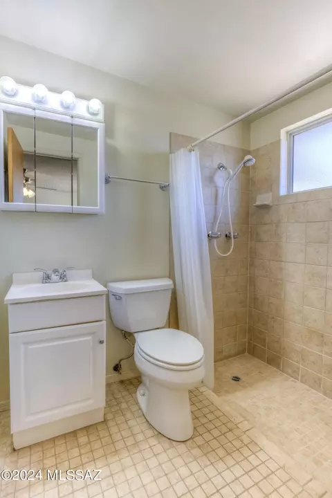 Bath - 6565 E David Dr, Tucson, AZ 85730 photo 1 of 3