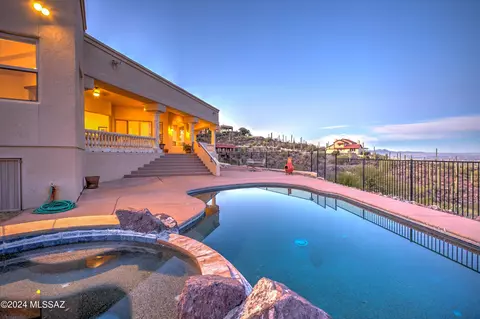 4700 W Crestview Cir, Tucson, AZ 85745