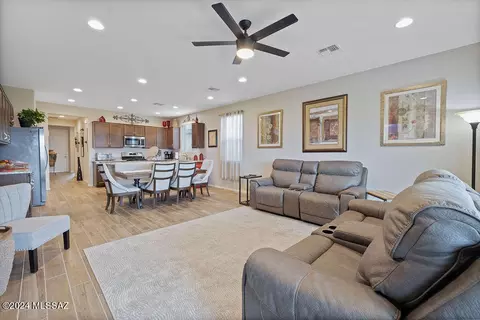 11821 E Becker Dr, Vail, AZ 85641 photo 27