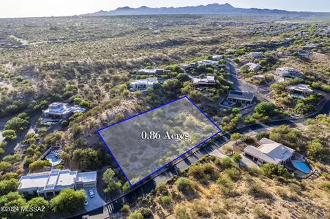 11325 N Flying Bird Dr, Oro Valley, AZ 85737