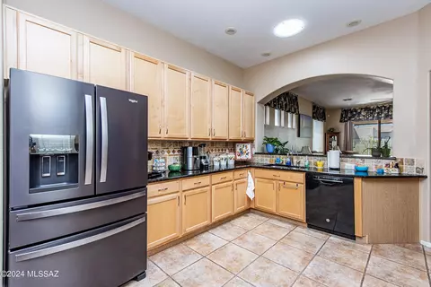 9854 E Wind Dancer Dr, Tucson, AZ 85748 photo 8