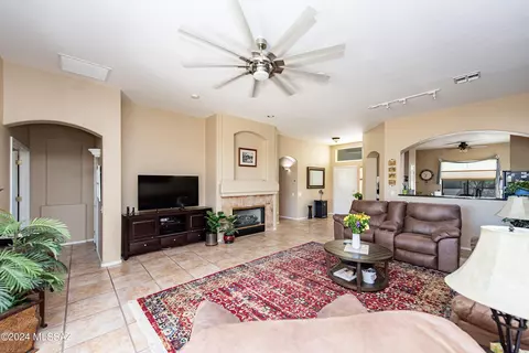 9854 E Wind Dancer Dr, Tucson, AZ 85748 photo 2