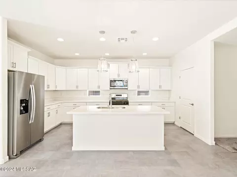 12546 E Patch Dr, Vail, AZ 85641 photo 6