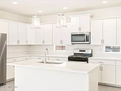 12546 E Patch Dr, Vail, AZ 85641 photo 5