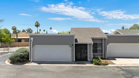 6298 N Willowbrook Dr, Tucson, AZ 85704