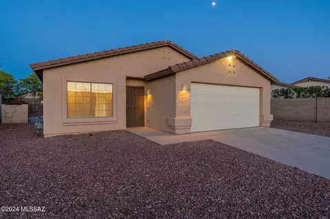 8104 N Carefree Way, Tucson, AZ 85743