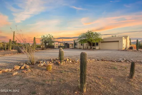 2805 N Lloyd Bush Dr, Tucson, AZ 85745