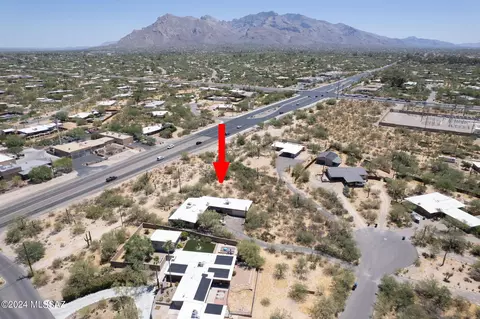 1560 W Placita Alinada, Tucson, AZ 85704