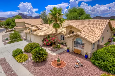 8901 N Yellow Moon Dr, Tucson, AZ 85743