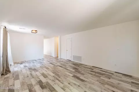 1634 E St Thomas St, Tucson, AZ 85713 photo 6