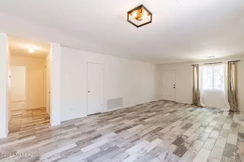 1634 E St Thomas St, Tucson, AZ 85713 photo 7