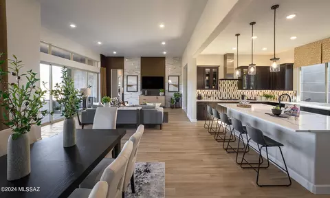 12615 N Carpas Wash Dr, Marana, AZ 85658