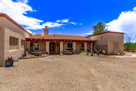 952 S Las Lomas Cir, Green Valley, AZ 85614