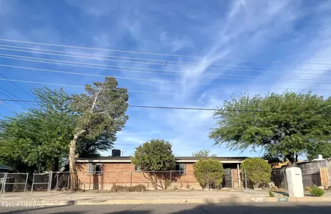 1621 S 8th Ave, Tucson, AZ 85713
