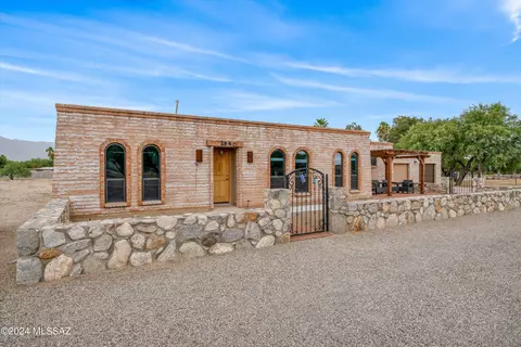 2940 N Conestoga Ave, Tucson, AZ 85749