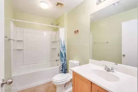 Bath - 6035 S Cedar Elm Ln, Tucson, AZ 85747 photo 3 of 3
