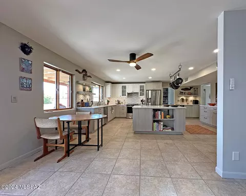 6860 Edgemont Pl, Tucson, AZ 85710 photo 13
