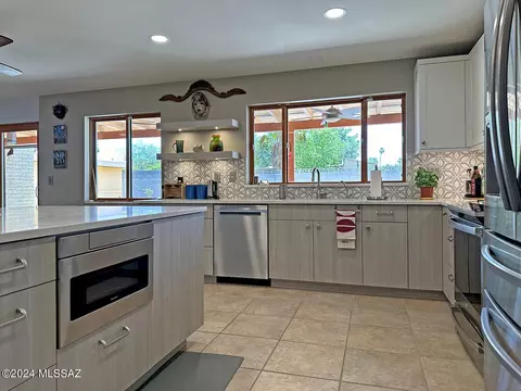 6860 Edgemont Pl, Tucson, AZ 85710 photo 11