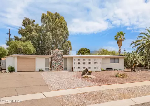 609 S Desert Steppes Dr, Tucson, AZ 85710