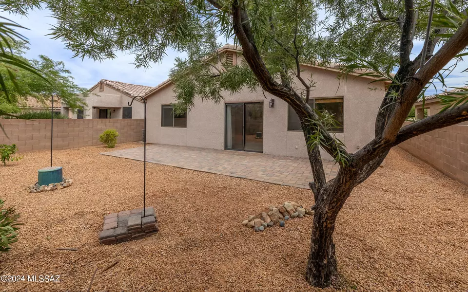 Exterior - 3823 N Nash Creek Ct, Tucson, AZ 85745 photo 3 of 3