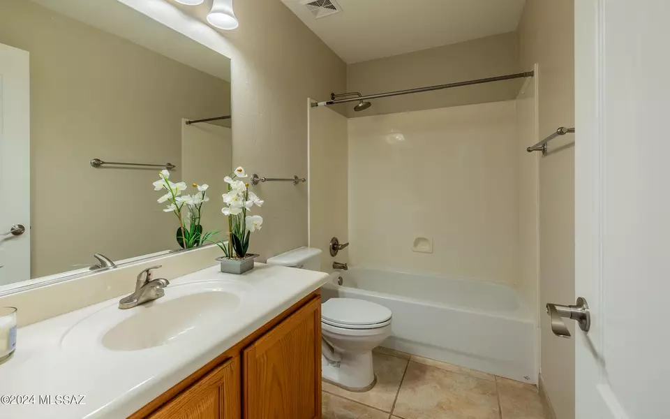 Bath - 3823 N Nash Creek Ct, Tucson, AZ 85745 photo 2 of 2