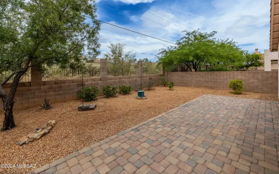 Exterior - 3823 N Nash Creek Ct, Tucson, AZ 85745 photo 2 of 3
