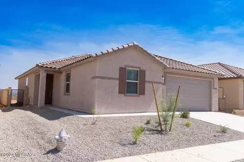 8893 E Pantano Bluff Dr, Tucson, AZ 85730