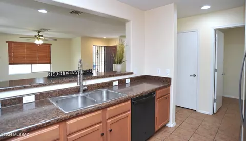 10597 E Pleasant Pasture Dr, Tucson, AZ 85747 photo 9
