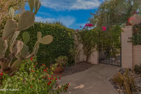 5386 N Paseo Sonoyta, Tucson, AZ 85750