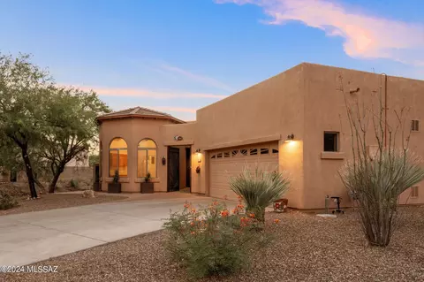 8133 N Night Pony Dr, Tucson, AZ 85743