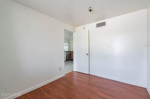 608 E Roger Rd, Tucson, AZ 85705 photo 12