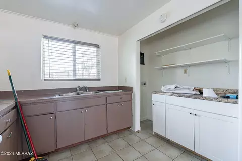 608 E Roger Rd, Tucson, AZ 85705 photo 3