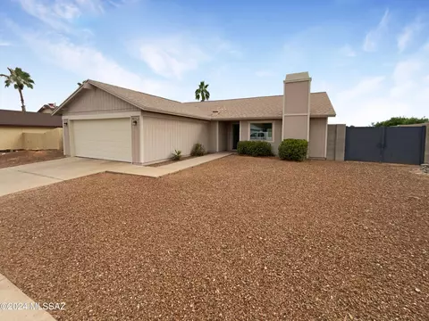 9973 Eugenia Dr, Tucson, AZ 85730