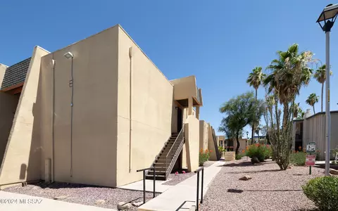 1620 N Wilmot Rd #E247, Tucson, AZ 85712
