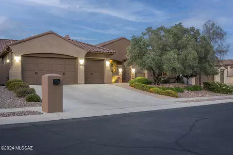 13704 N Tessali Way, Oro Valley, AZ 85755