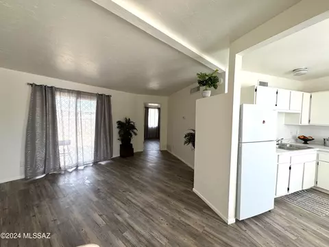 2346 Parkside Dr, Tucson, AZ 85713