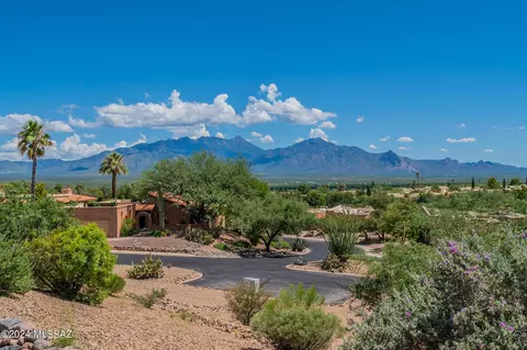 1001 W Desert Hills Dr, Green Valley, AZ 85622