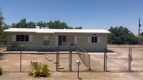 9111 W Claude St, Tucson, AZ 85735