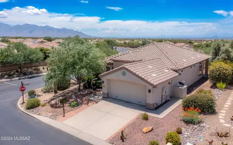 5231 W Winding Desert Dr, Marana, AZ 85658