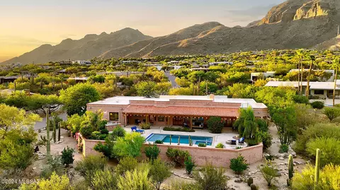 6946 N Pusch Peak Pl, Tucson, AZ 85718