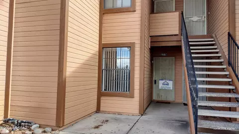 1681 W Midvale Village Dr, Tucson, AZ 85746