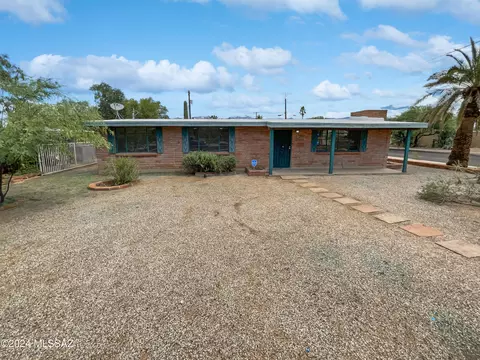 5857 E Hawthorne St, Tucson, AZ 85711