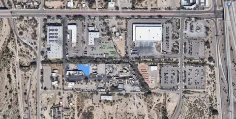 943 W Silverlake Rd, Tucson, AZ 85713