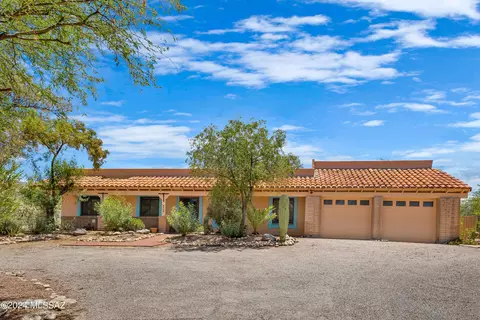 9440 E Bidahochi Dr, Tucson, AZ 85749