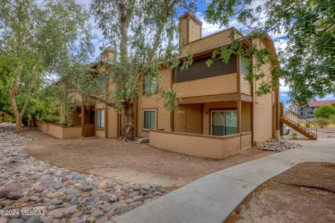 5668 S Wood Crest Dr, Tucson, AZ 85746