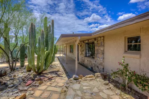 5650 W Wyoming St, Tucson, AZ 85757